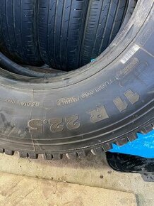 Pneu Michelin 11 R 22,5