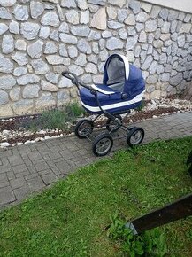 Hluboký kočárek a autosedačka (vajíčko Isofix) - 1