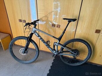 Trek Top Fuel 9.7 (celoodpružené,karbon )