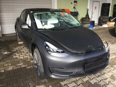 Tesla model 3 - 1