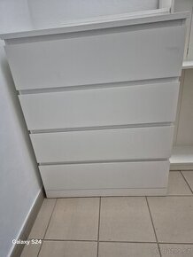 Komoda Ikea Malm se 4 zásuvkami