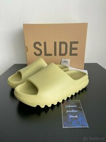 YEEZY SLIDE RESIN