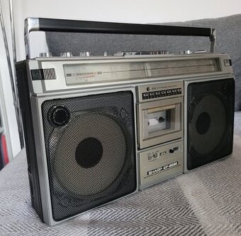 Prodám krásný boombox Sharp GF-8686