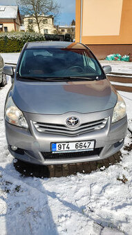 prodám Toyota Verso 2.0 r.v. 2011/11