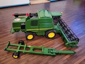 Velký Kombajn John Deere T670i - zlevněno