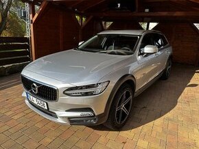 Volvo V90 Cross Country D4 140kw 72tis Km.