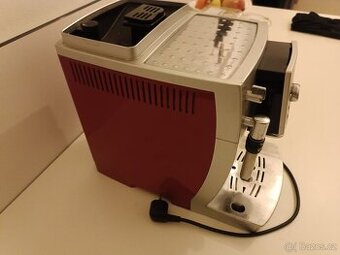 Automatický kávovar DeLonghi ECAM 23.420.SR