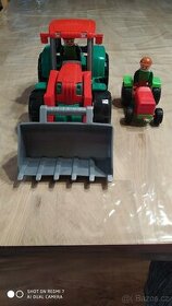 Traktor se lžící + menší ZDARMA