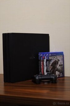 Prodám PlayStation 4 Pro 1TB s příslušenstvím - 1