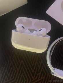 Apple AirPods Pro 2.