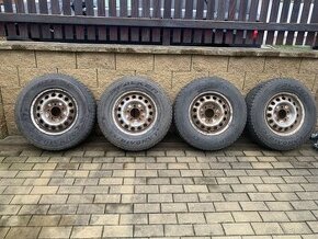 245/70 R16 zimní pneu  plechový ráfek Kia Sorento