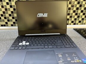 Herní notebook ASUS TUF Dash F15 - stav nového