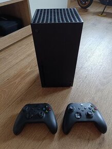 Xbox series X + dva ovladače