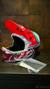 Troy Lee Designs D3 - nová 