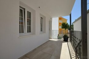 ☀Vodice(HR)-3 izbový apartmán 63m2, len 200m od pláže - 1