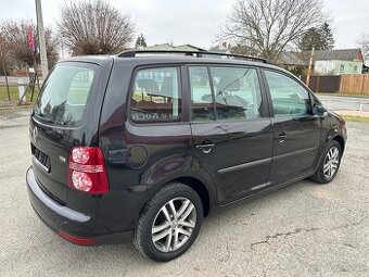 VW TOURAN 1.9 TDi SERVISNÍ KNIHA