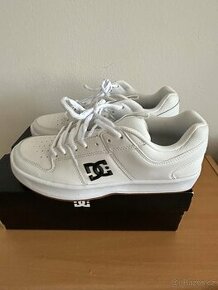 DC Shoes