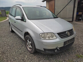 VW Touran 1.6i díly