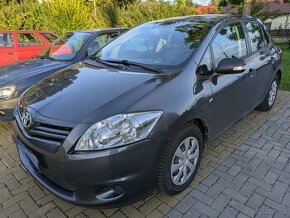 Toyota auris 1.33 73 kW 75 tis. - 1