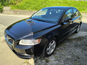 Volvo S40 2.0 D3 AT/AC/ALU/PDC/VYHŘ.SEDADLA/TEMPOMAT/SERVISK