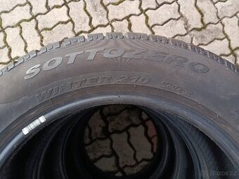 2 ks zimní pneu Pirelli 235/55 R18