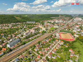 Prodej ideální 1/2 komerčního pozemku, 1935 m²