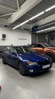 Lexus IS200