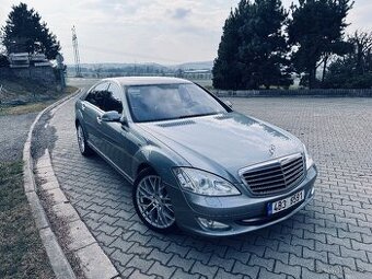 Mercedes-Benz S500 (W221) – 285 kW, V8