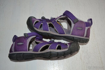 Keen CNX sandále vel. 35