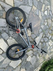 BMX Mongoose LEGION L40 - 1