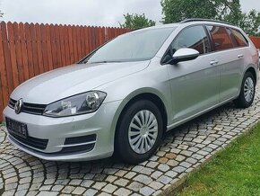 VOLKSWAGEN GOLF 1.6 TDI SERVISKA, DPH, NAVI, KRÁSNÝ - 1