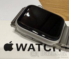 Apple Watch SE 2023 44mm - 3 měsíce 3 pásky