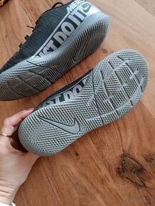 Dětské sálovky Nike vel.32