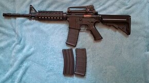 Prodám zbraň M4 na airsoft a příslušenství - 1