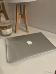 MacBook Air 13-inch (2017) skoro nepoužitý