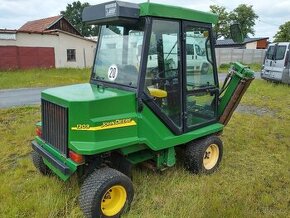 John Deere 1203 vřetenová sekačka