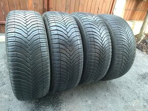 Prodám celoroční pneu Michelin 205/55 R16 DOT 4719 - 1