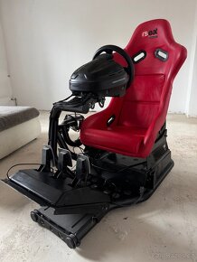 Závodní cockpit (playseat) RSeat