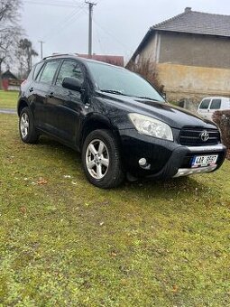 Toyota Rav4 2.2 nafta 100 kw 4x4 uzávěrka