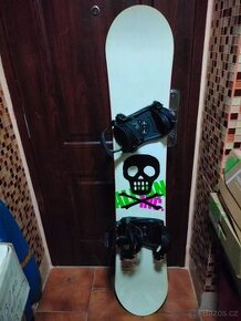 Prodám úplně nový snowboard ALLIAN 151cm dlouhý.