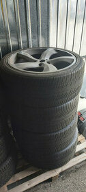 285/35/ZR22 106W Kumho ECSTA X3 - 1