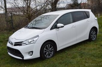 Toyota Verso 1.6i - 7 míst ,NAVI, kamera ,bez koroze