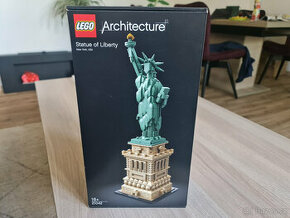 LEGO® Architecture 21042 Socha Svobody + tip na obličej