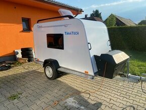 Zánovní mini karavan