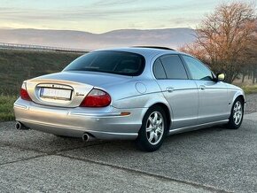 Jaguar S-Type 4.0 V8