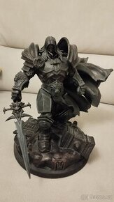 Soška Warcraft 3 - Prince Arthas Commemorative Statue