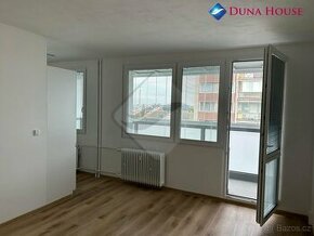 Pronájem bytu 1+kk, 32m2 s zasklenou lodžií