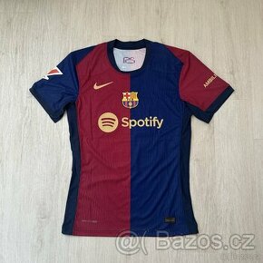 Barcelona domácí Lamine Yamal dres