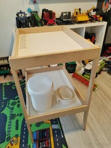 Přebalovací pult Ikea