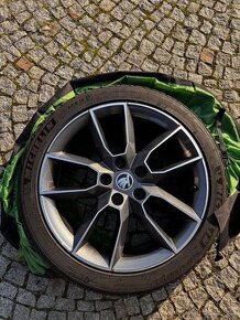 Kola Škoda Gemini v perfektním stavu + Michelin Pilot Alpin5